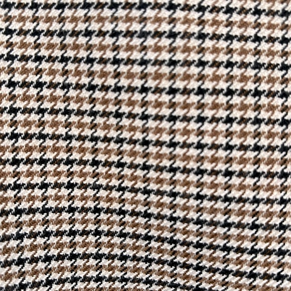 NWT. Forever 21 Houndstooth Skirt (S) - Picture 4 of 4